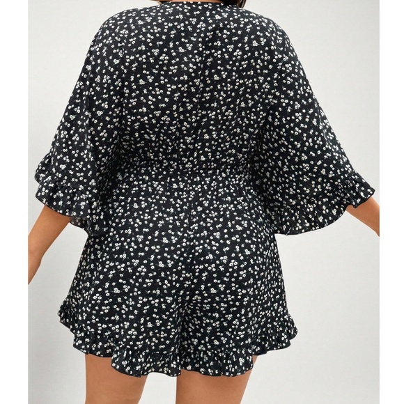 Plus Floral Print Front Tie Ruffle Short Sleeve Romper - Picture 7 of 8